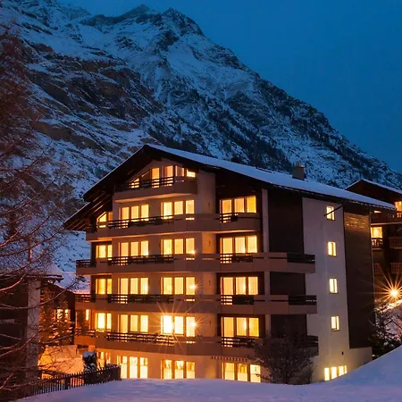 Szálloda Basecamp