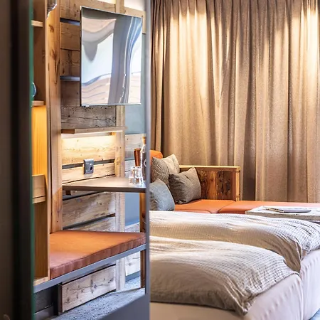Basecamp Hotel
