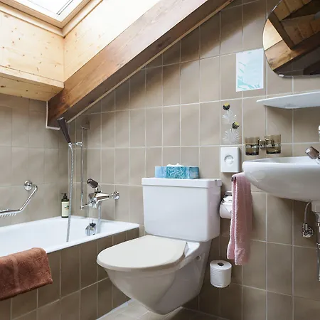 Basecamp Hotel