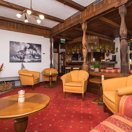 מלון Basecamp צרמט