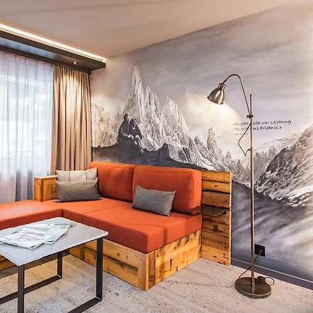 Hotel Basecamp 3*
