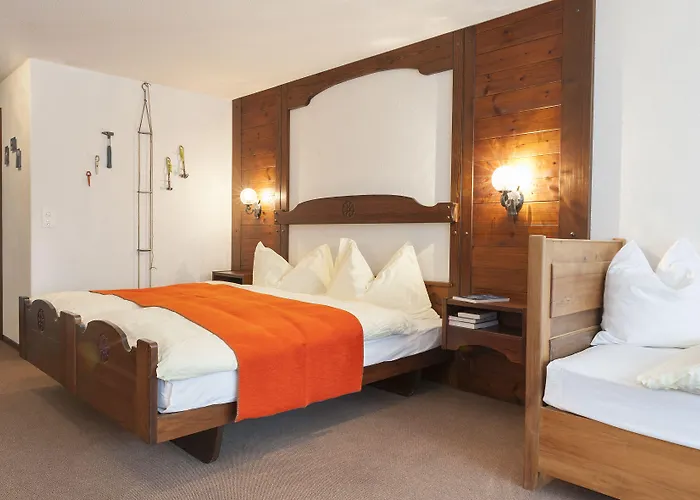 Basecamp Ξενοδοχείο 3*