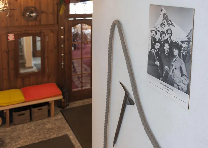 Basecamp Ξενοδοχείο 3*