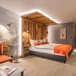Basecamp Otel